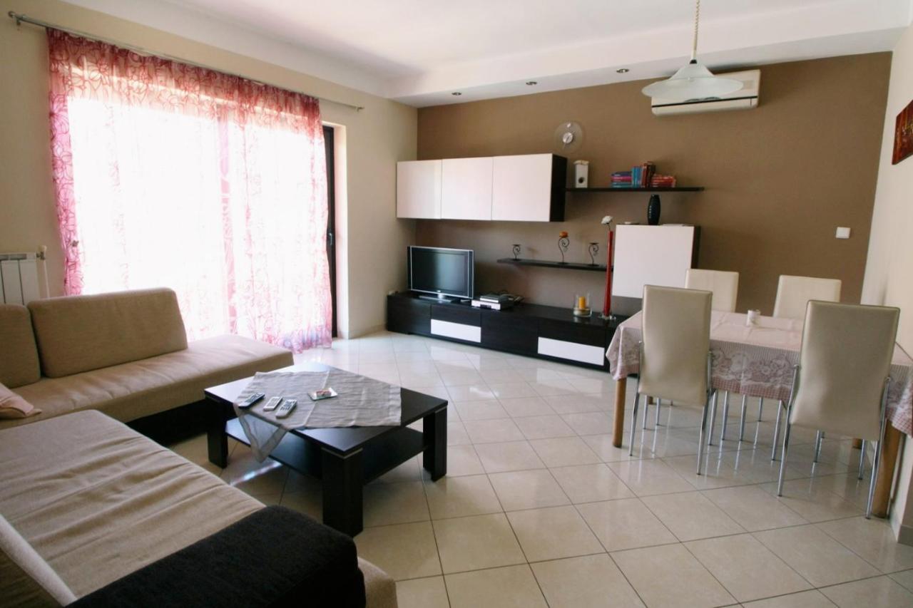 Apartments With A Parking Space Umag - 7666 Εξωτερικό φωτογραφία