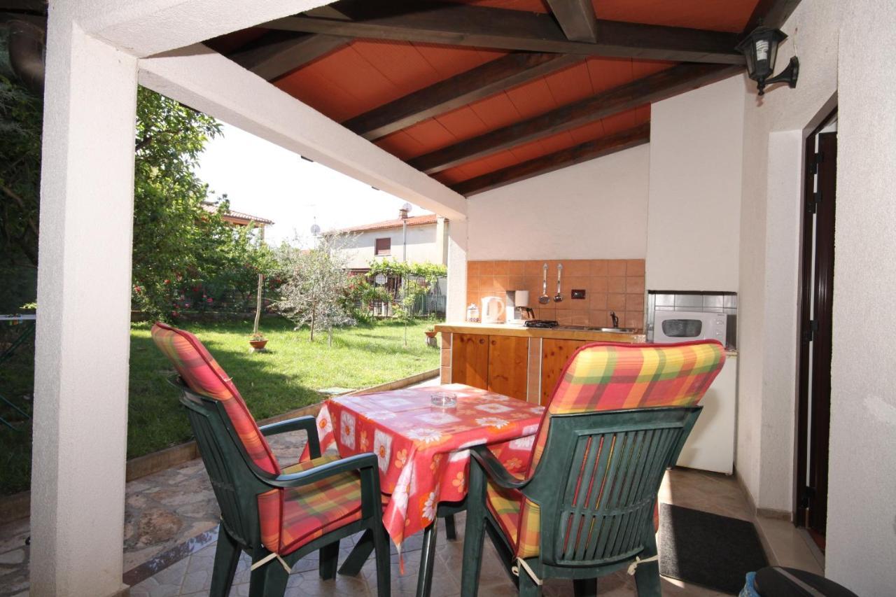 Apartments With A Parking Space Umag - 7666 Εξωτερικό φωτογραφία